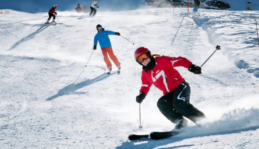 Auli-Skiing-adventure-on-snow