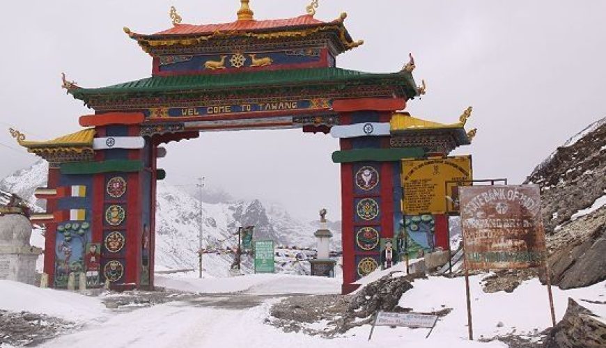 Sela-Pass-landscape-in-the-Himalayas